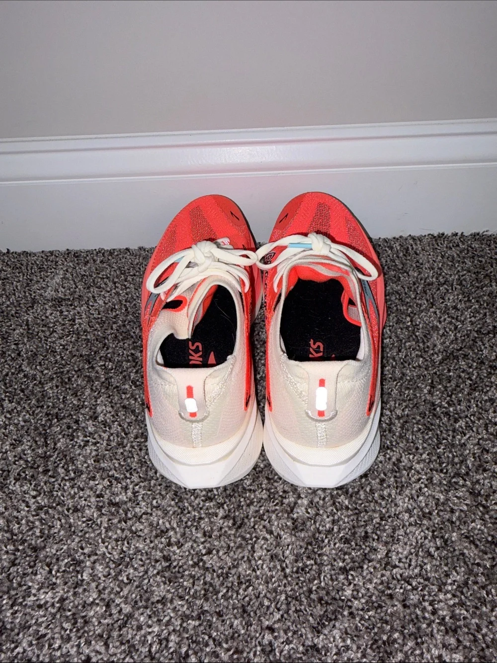 Brooks Hyperion Max 3 - Coral and Cream